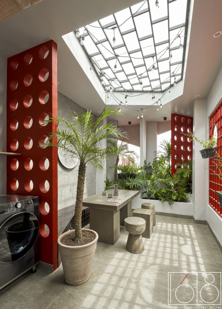 MODERN HOUSE 17 35 1