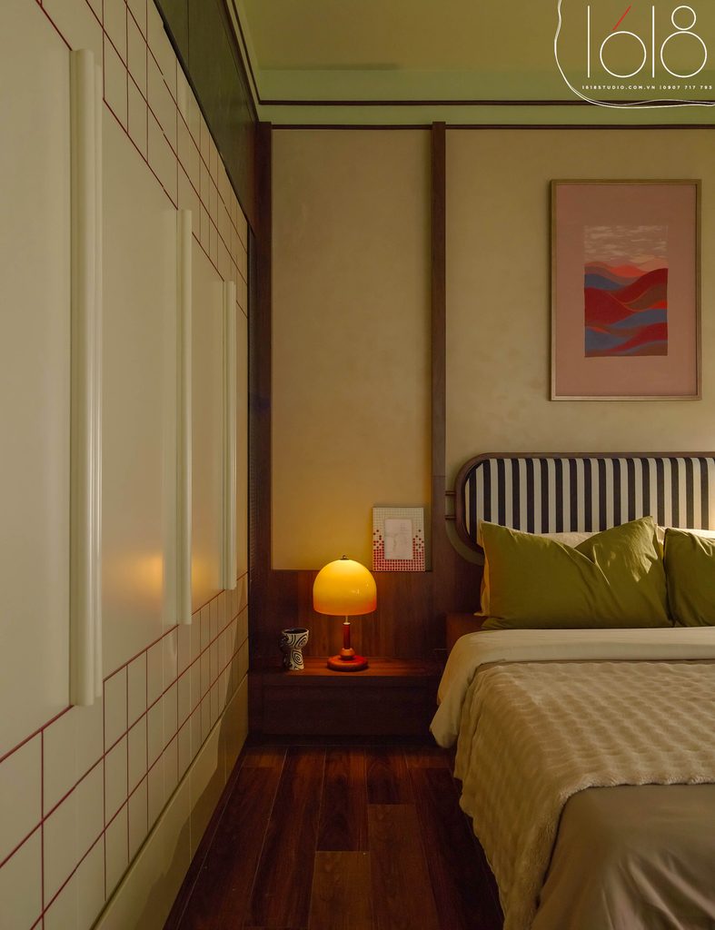 BENT PAPER HOUSE 11 22