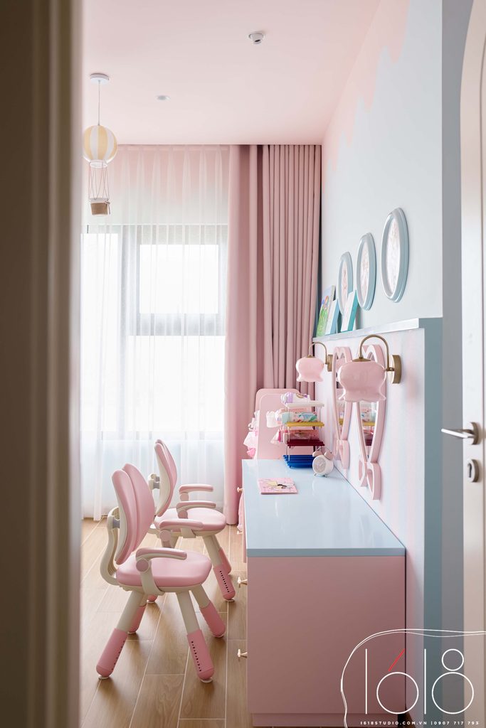 THE LITTLE PINK 40 38 PD copy 683x1024 1